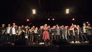 2019-rock-gegen-hunger-alle-bands-koeln.jpg Gruppenfoto aller Bands bei Rock gegen Hunger, Köln, 2019.