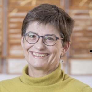 Corinna Kreidler, arbeitet als unabhängige Expertin seit 20 Jahren in der humanitären Hilfe, vor allem in Krisenländern wie Angola, Liberia, Sudan und DR Kongo. 