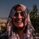 Portraitbild einer Frau auf einer Plantage im Irak.