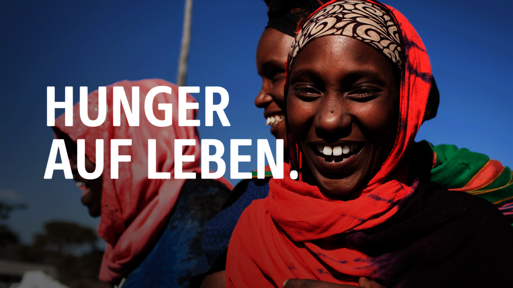 Hunger auf Leben: Junge Leute gestalten die Zukunft - Drei junge Menschen lachen