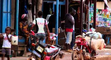 Ebola: Wir bauen neue Behandlungszentren in Liberia